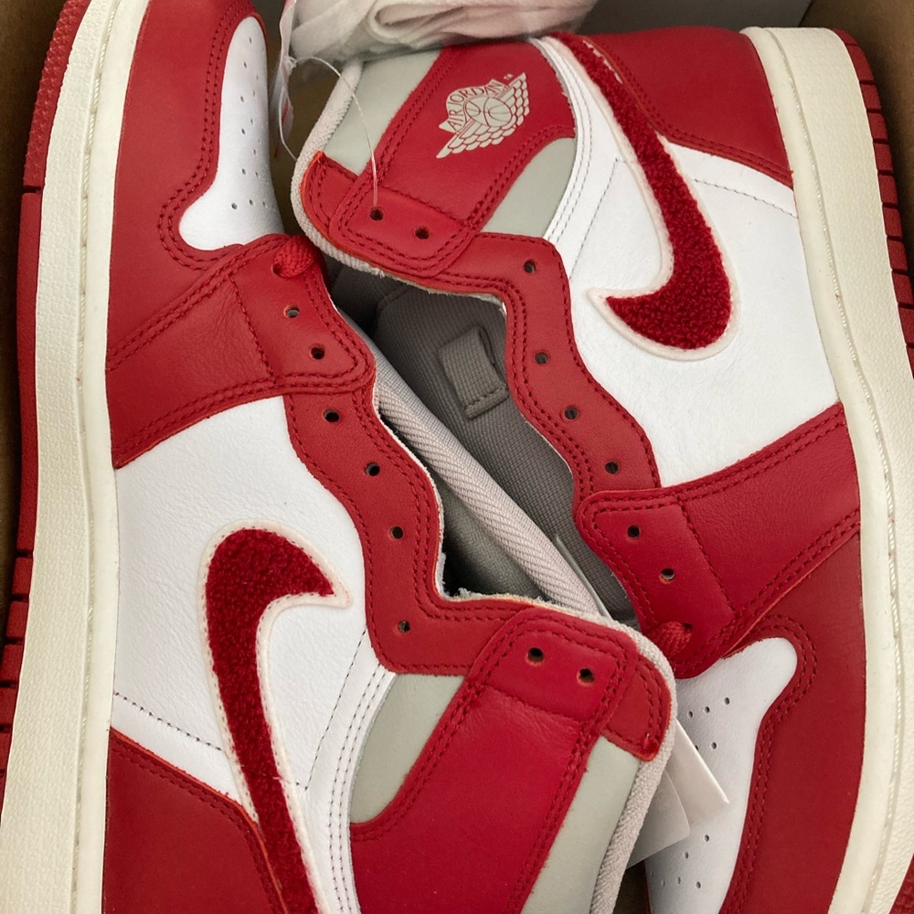 Size 9.5W/8M - Jordan 1 High Varsity Red W No Lid Ships FREE & ASAP 😮‍💨🔥💯